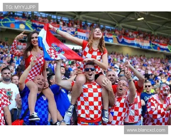 全球足球明星与女球迷的浪漫故事以及外国明星的热情支持