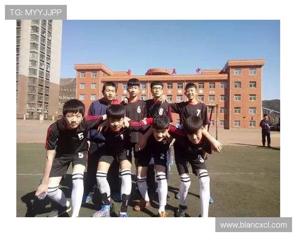 劲然漫画足球明星带你领略绿茵场上的激情与梦想