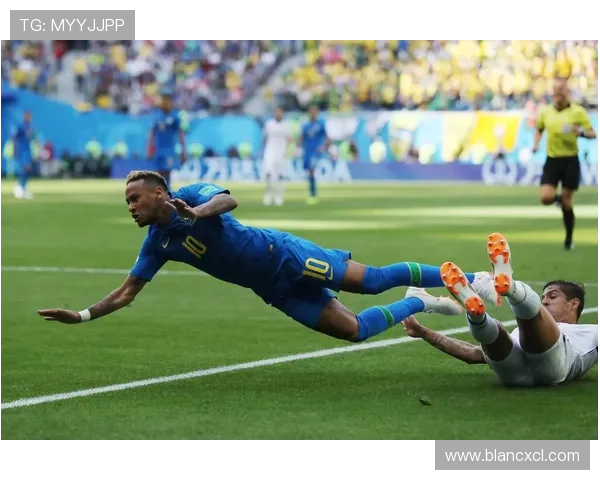 内马尔袜子背后的故事与时尚潮流的完美结合探秘 内马尔袜子背后的故事与时尚潮流的完美结合探秘