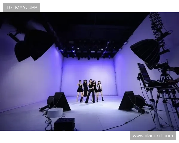 足球明星赛前出场视频精彩瞬间回顾与幕后花絮全景呈现