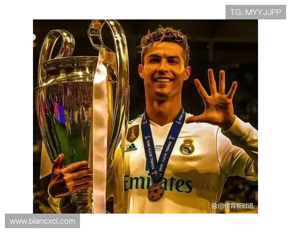 足球明星们的可爱瞬间大集合让你心动不已的萌趣照片欣赏