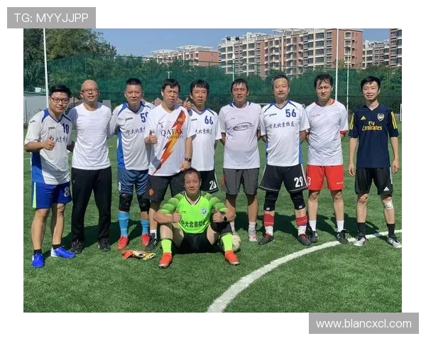 南京足球队整体压制革新之路探索与发展全景分析