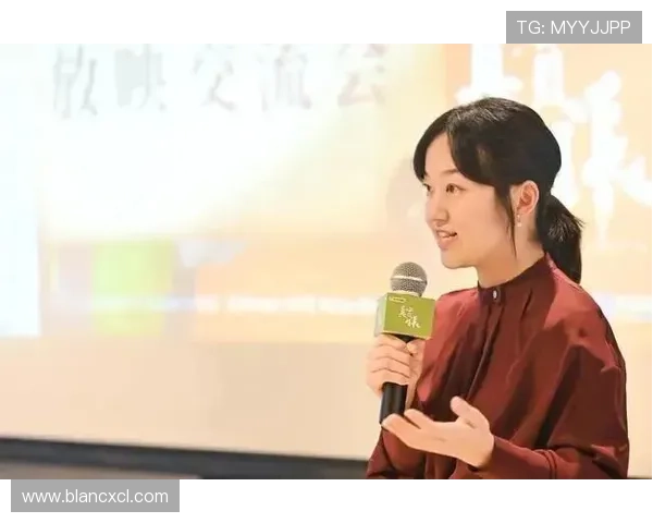 黄芳专访：从青涩球员到网球明星的成长之路回顾